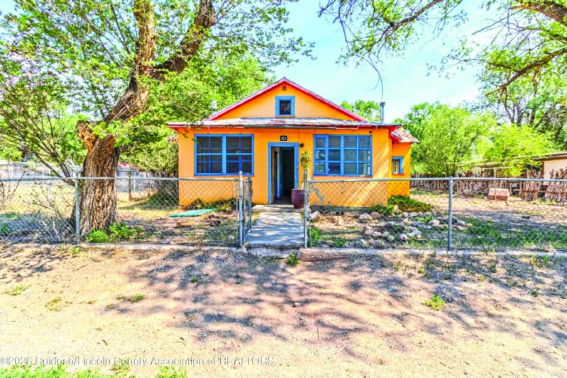 4 Bedroom Property in Capitan — photo as printed in The Real Estate Roundup