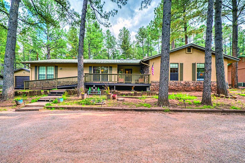 6 Bedroom Property in Ruidoso — photo as printed in The Real Estate Roundup