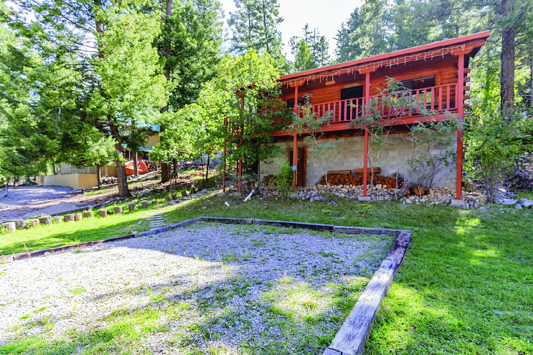 1012 Maple Ave — photo as printed in The Real Estate Roundup