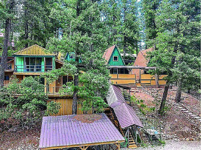 802 A Chautauqua Canyon Blvd Cloudcroft — photo as printed in The Real Estate Roundup