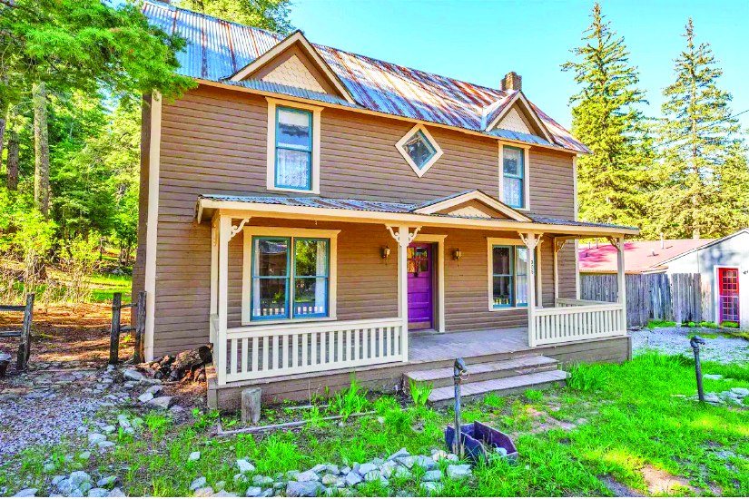 4 Bedroom Property in Cloudcroft — photo as printed in The Real Estate Roundup
