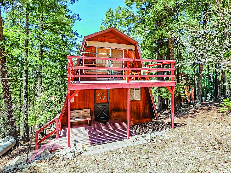 10 Oak Trail — photo as printed in The Real Estate Roundup